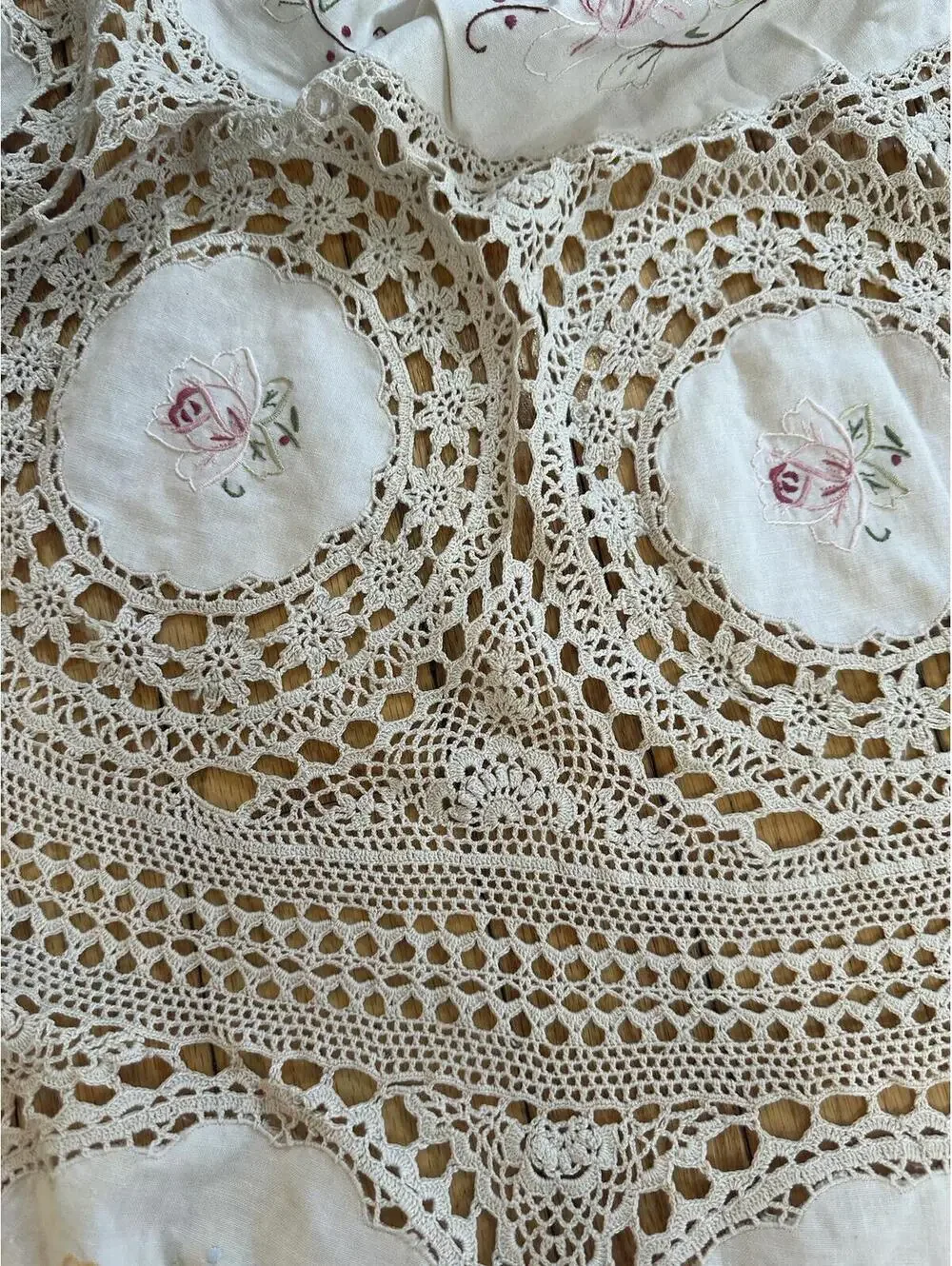 Vintage 61” Round Crochet Lace Embroidered Tablecloth Cottagecore